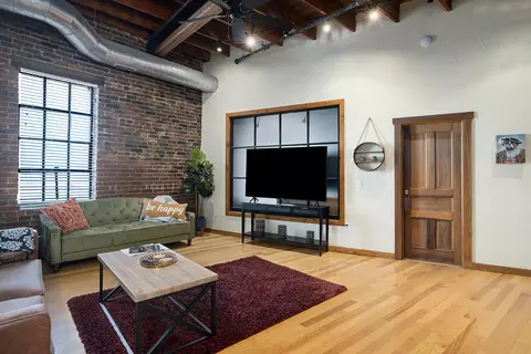 Living - 509 W Olive St #204, Springfield, MO 65806 photo 2 of 3