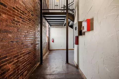 Entry Way - 509 W Olive St #204, Springfield, MO 65806 photo 1 of 4