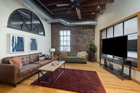 Living - 509 W Olive St #204, Springfield, MO 65806 photo 3 of 3