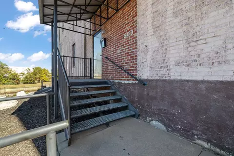 Exterior - 509 W Olive St #204, Springfield, MO 65806 photo 1 of 1