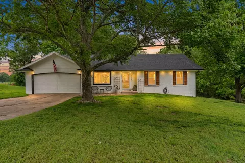 Exterior - 923 E Bluff Dr, Springfield, MO 65803 photo 2 of 8