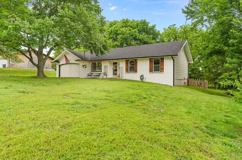 Exterior - 923 E Bluff Dr, Springfield, MO 65803 photo 3 of 8