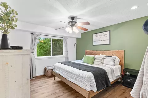 Bedroom - 923 E Bluff Dr, Springfield, MO 65803 photo 1 of 2