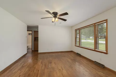 Living - 2548 N Main Ave, Springfield, MO 65803 photo 2 of 4
