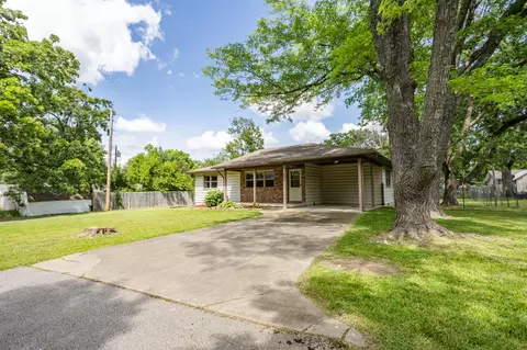 804 N Canton Ave, Bolivar, MO 65613