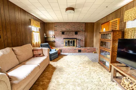 Living - 525 E Scott St, Monett, MO 65708 photo 5 of 7