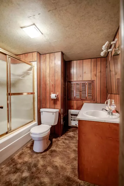 Bath - 525 E Scott St, Monett, MO 65708 photo 2 of 2