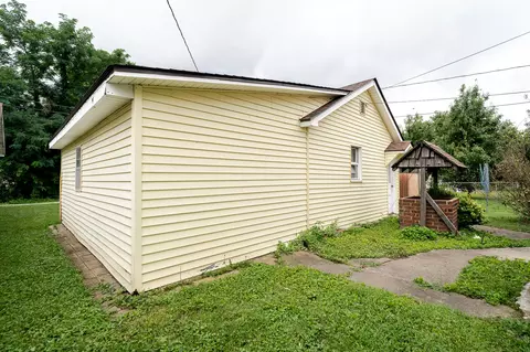 Exterior - 525 E Scott St, Monett, MO 65708 photo 11 of 13