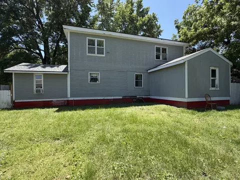 Exterior - 1665 E Mcdaniel St, Springfield, MO 65802 photo 6 of 6
