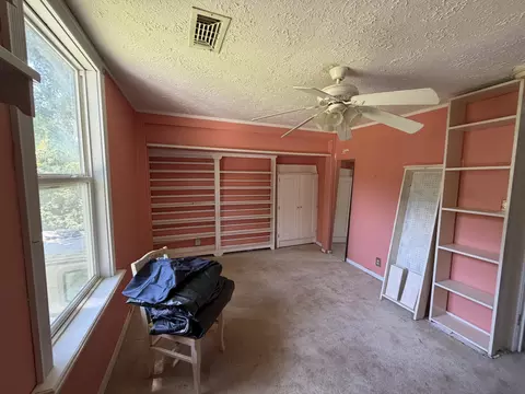 Bedroom - 1665 E Mcdaniel St, Springfield, MO 65802 photo 10 of 11