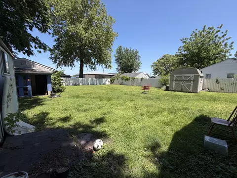 Exterior - 1665 E Mcdaniel St, Springfield, MO 65802 photo 2 of 6
