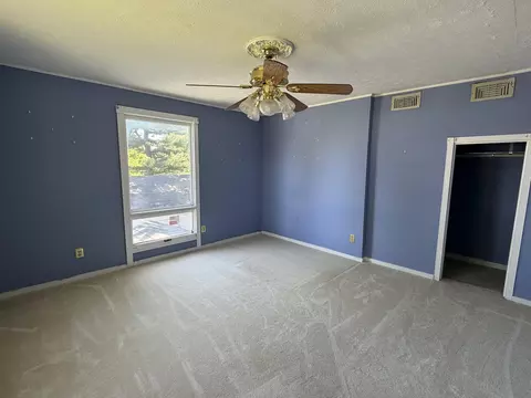Bedroom - 1665 E Mcdaniel St, Springfield, MO 65802 photo 8 of 11