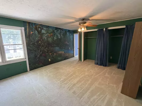 Bedroom - 1665 E Mcdaniel St, Springfield, MO 65802 photo 7 of 11