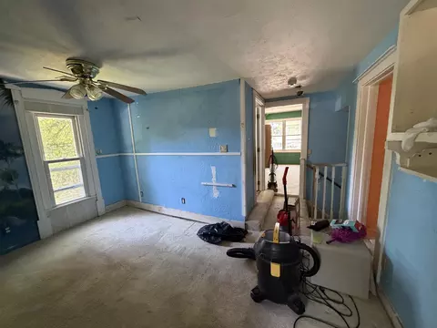 Bedroom - 1665 E Mcdaniel St, Springfield, MO 65802 photo 9 of 11