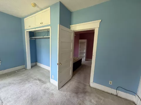 Bedroom - 1665 E Mcdaniel St, Springfield, MO 65802 photo 2 of 11