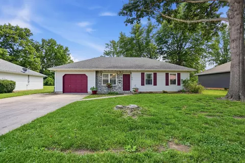 418 E Parkview St, Bolivar, MO 65613