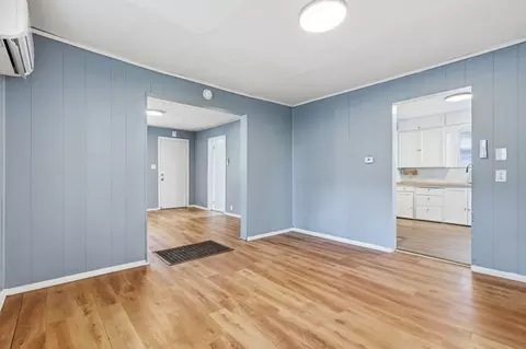 Living - 925 W Chicago St, Springfield, MO 65803 photo 4 of 5