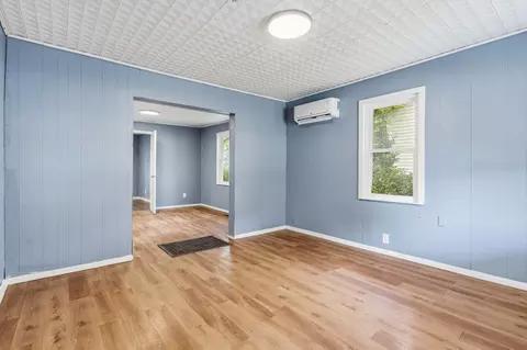 Living - 925 W Chicago St, Springfield, MO 65803 photo 1 of 5
