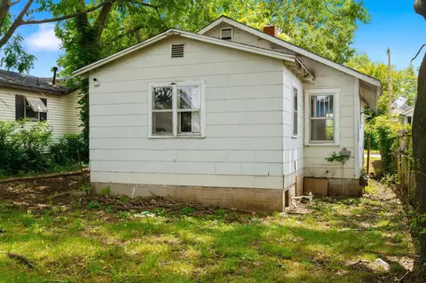 Exterior - 925 W Chicago St, Springfield, MO 65803 photo 5 of 6