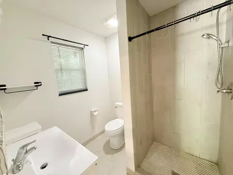Bath - 148 Crooked Tree Rd, Galena, MO 65656 photo 3 of 3