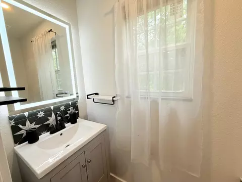 Bath - 148 Crooked Tree Rd, Galena, MO 65656 photo 2 of 3