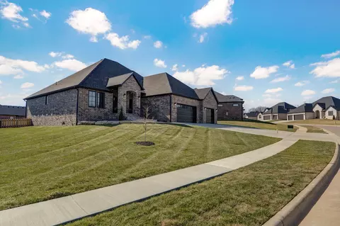 Exterior - 2079 N Silver Charm Ave, Springfield, MO 65802 photo 2 of 12