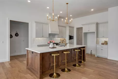 Kitchen - 2079 N Silver Charm Ave, Springfield, MO 65802 photo 2 of 5