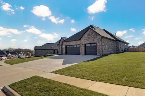 Exterior - 2079 N Silver Charm Ave, Springfield, MO 65802 photo 3 of 12