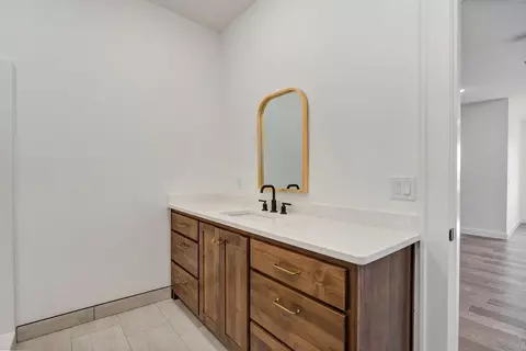 Bath - 2079 N Silver Charm Ave, Springfield, MO 65802 photo 8 of 8