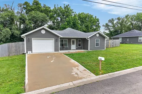 1030 Main St, Lebanon, MO 65536