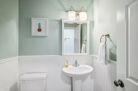 Bath - 3454 N Prince Ln, Springfield, MO 65803 photo 5 of 8