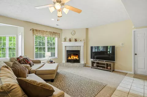 Living - 3454 N Prince Ln, Springfield, MO 65803 photo 5 of 6