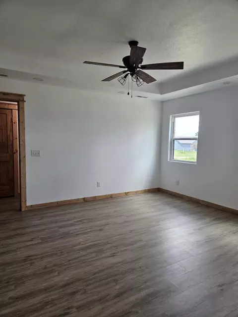 Bedroom - 203 Juniper Ave, Cabool, MO 65689 photo 2 of 5