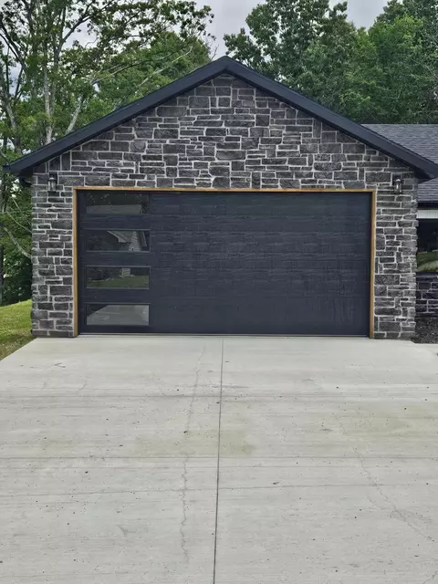 Exterior - 203 Juniper Ave, Cabool, MO 65689 photo 5 of 9