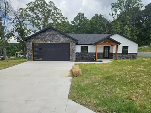 203 Juniper Ave, Cabool, MO 65689