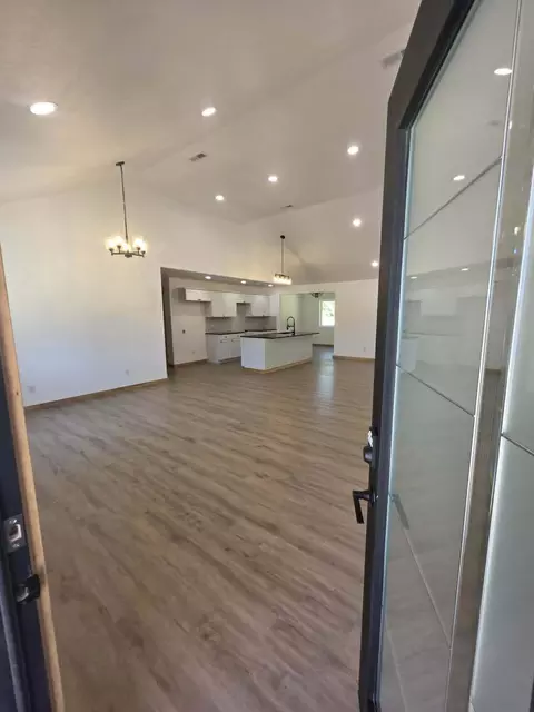 Entry Way - 203 Juniper Ave, Cabool, MO 65689 photo 1 of 2