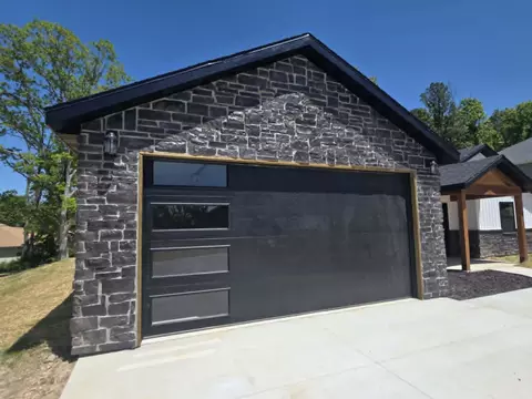 Exterior - 203 Juniper Ave, Cabool, MO 65689 photo 3 of 9