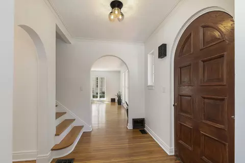 Entry Way - 924 S Pickwick Ave, Springfield, MO 65804 photo 3 of 8