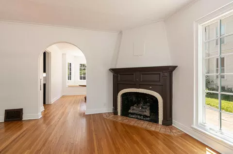 Living - 924 S Pickwick Ave, Springfield, MO 65804 photo 2 of 3