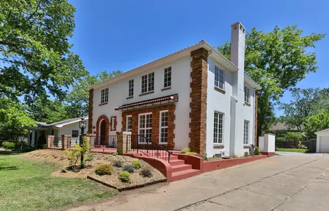 924 S Pickwick Ave, Springfield, MO 65804