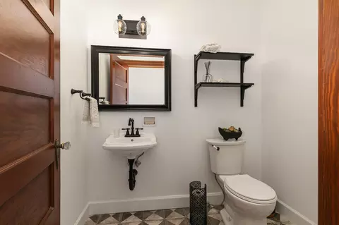 Bath - 924 S Pickwick Ave, Springfield, MO 65804 photo 1 of 6