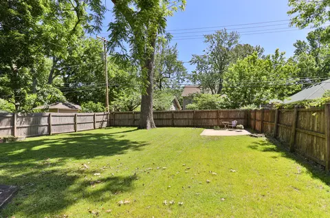 Exterior - 924 S Pickwick Ave, Springfield, MO 65804 photo 6 of 10