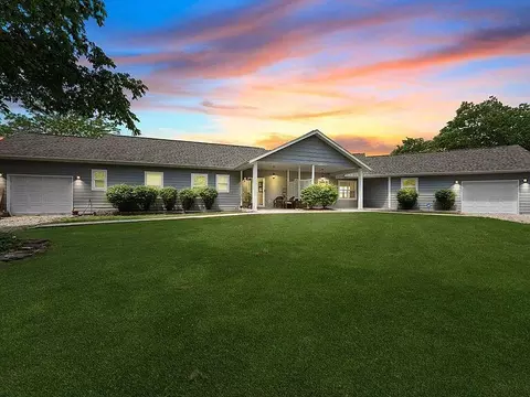 319 Cliff House Rd, Powersite, MO 65731