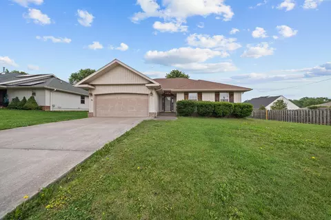Exterior - 2323 E Logan St, Republic, MO 65738 photo 2 of 8