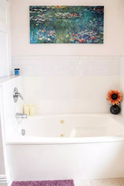 Bath - 2343 W Dearborn St, Springfield, MO 65807 photo 4 of 6