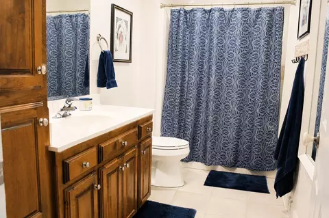 Bath - 2343 W Dearborn St, Springfield, MO 65807 photo 1 of 6