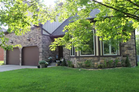 2343 W Dearborn St, Springfield, MO 65807