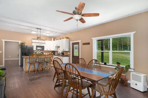 Dining - 323 Lace, Conway, MO 65632 photo 1 of 2