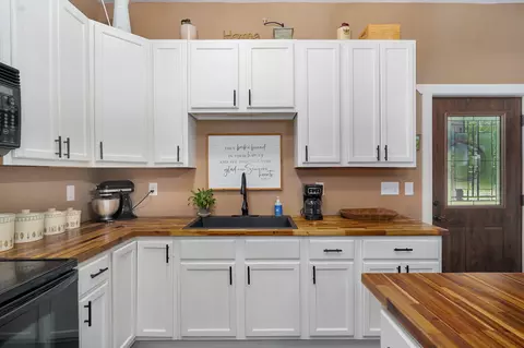 Kitchen - 323 Lace, Conway, MO 65632 photo 4 of 5
