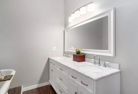 Bath - 323 Lace, Conway, MO 65632 photo 2 of 4